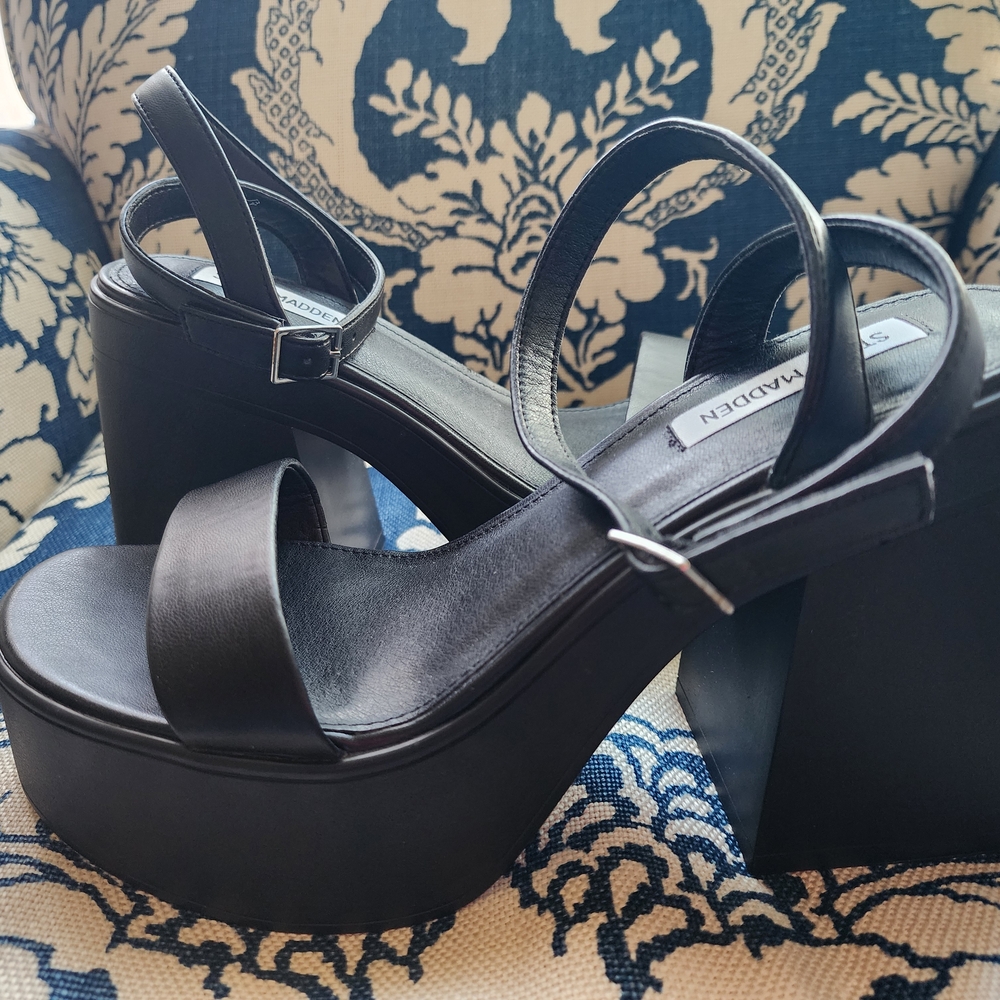 Steve Madden Black Platform Sandals